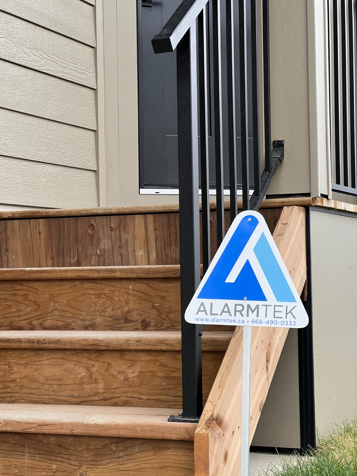 AlarmTek security sign